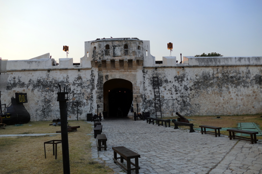 Die Stadtmauer diente früher dem Schutz vor Piraten