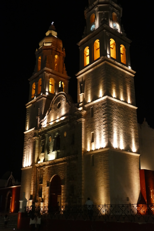 Illuminierte Kathedrale