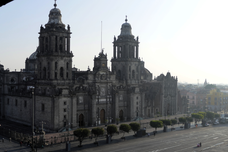 Das berühmte Ensemble am Zócalo von Mexiko-City vom Hotel aus betrachtet