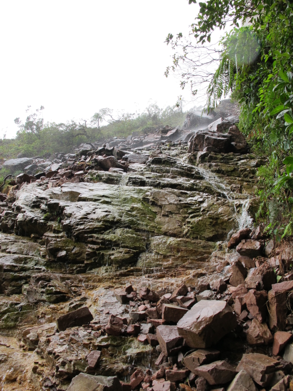 Roraima - La Rampa hinauf - quer durch den Wasserfall und den dazugehörenden Bach