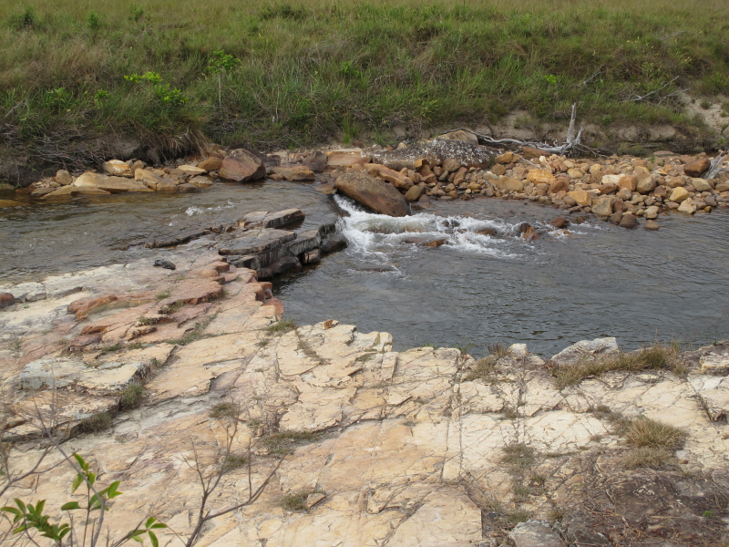 Der Río Ték - Badestelle und Wasserlieferant in einem